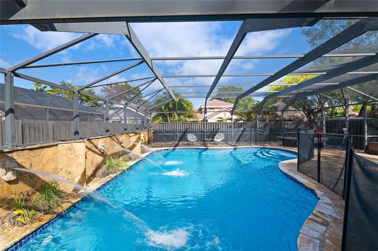 1838 Nw 93rd Ter - Photo 2 of 38