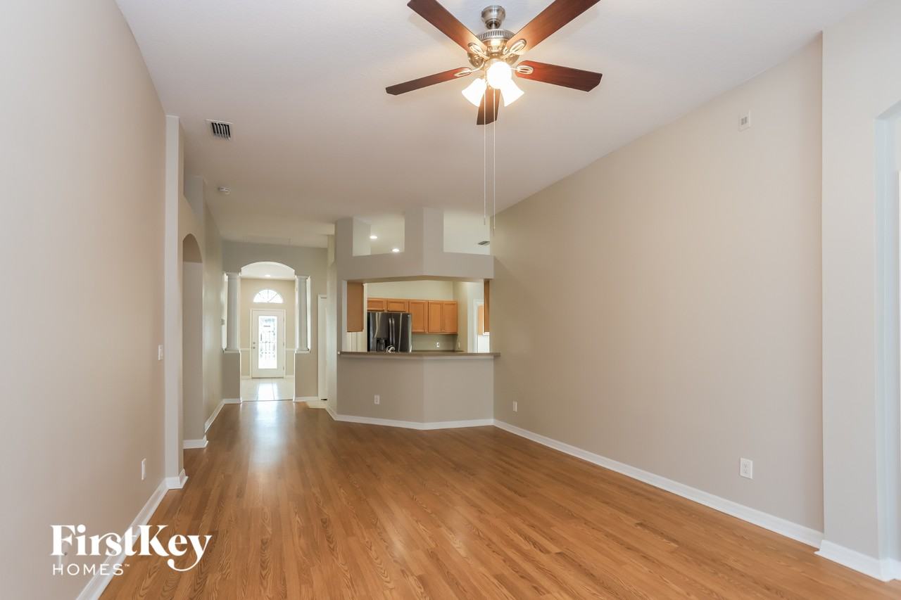 9836 Laurel Ledge Dr - Photo 3 of 15