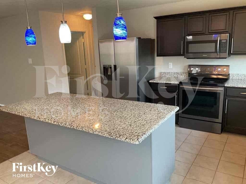 7513 Captain Ln - Photo 5 of 12