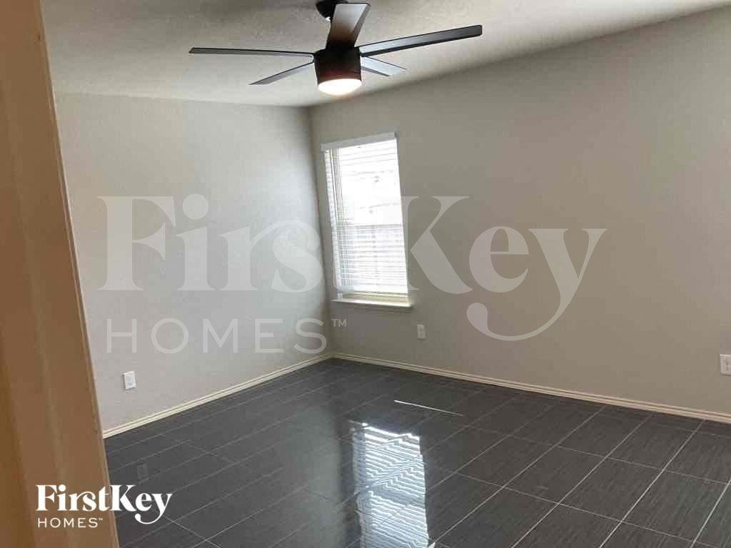 7513 Captain Ln - Photo 7 of 12