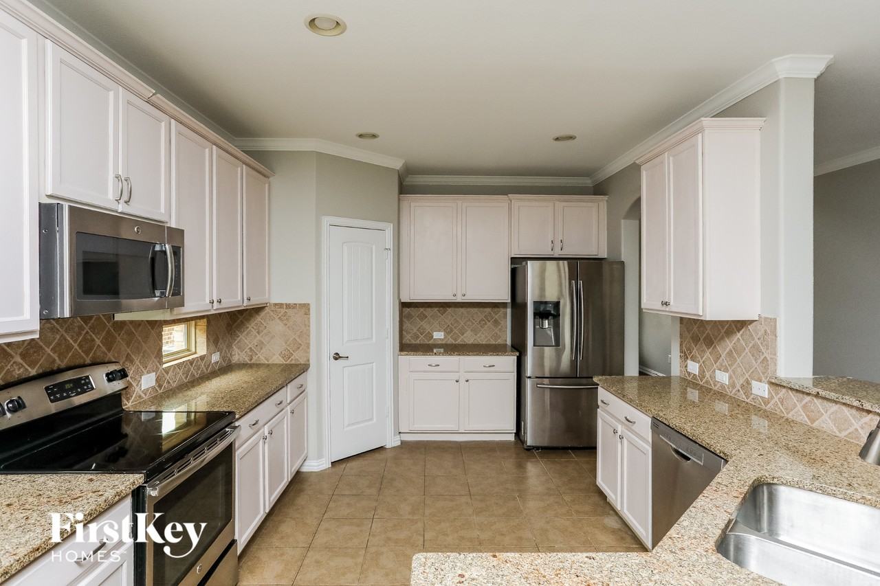 150 Cameron Dr - Photo 5 of 15