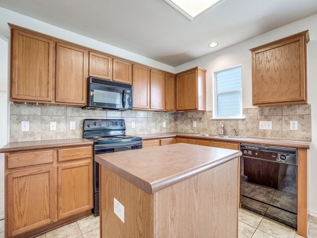 319 Willow Grove Dr - Photo 6 of 13