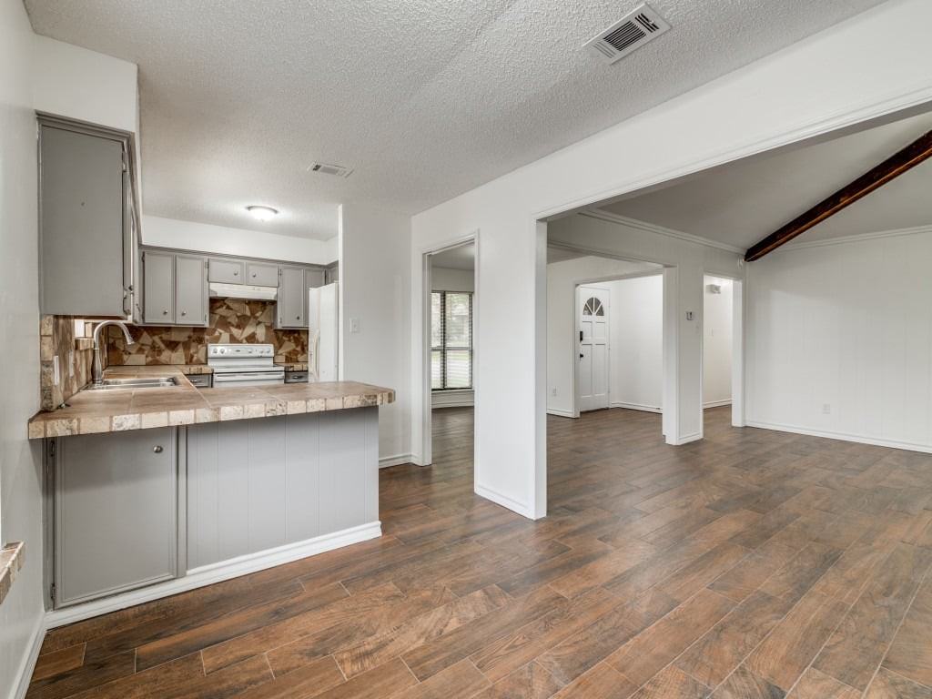 6900 Wicks Trl - Photo 3 of 13