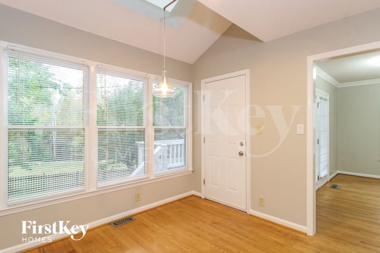 5507 Copper Hill Ct - Photo 4 of 15