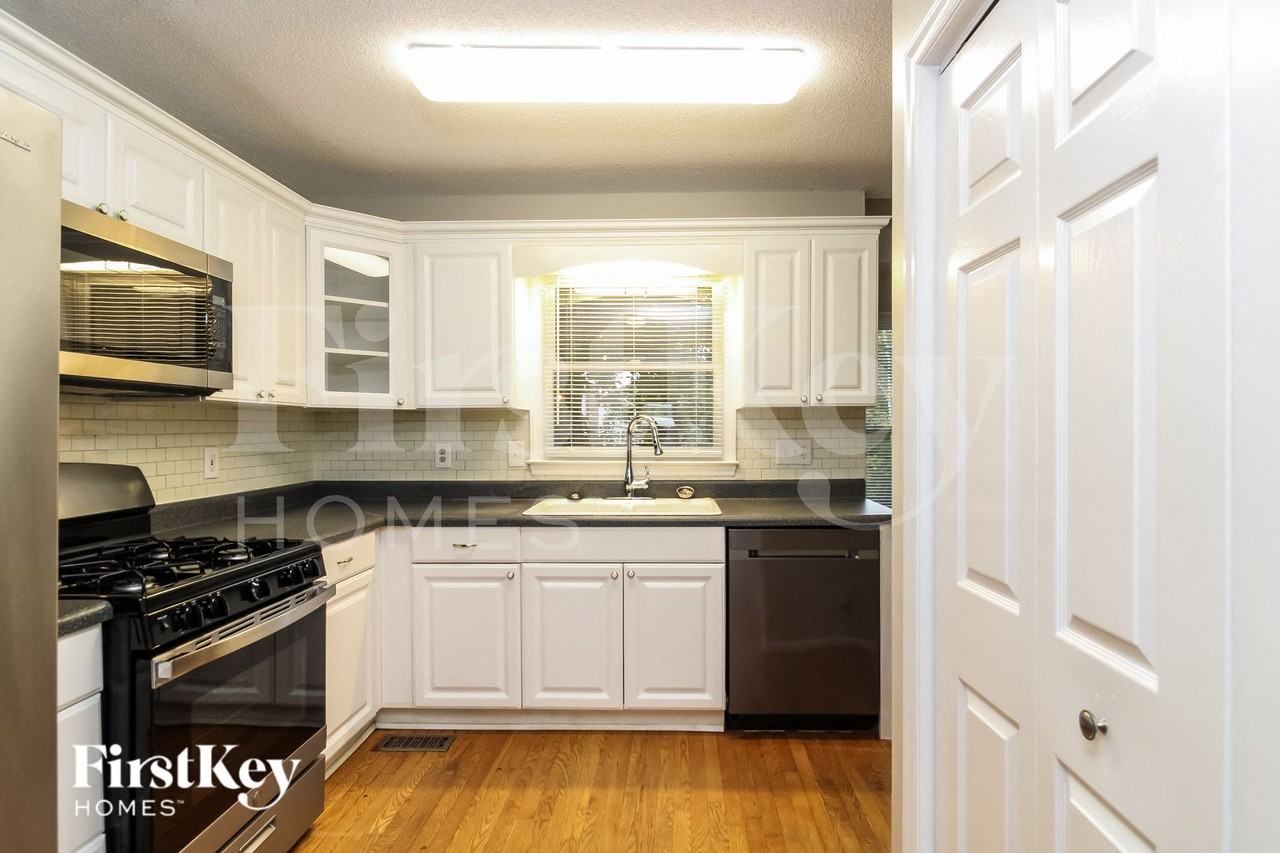 5507 Copper Hill Ct - Photo 5 of 15