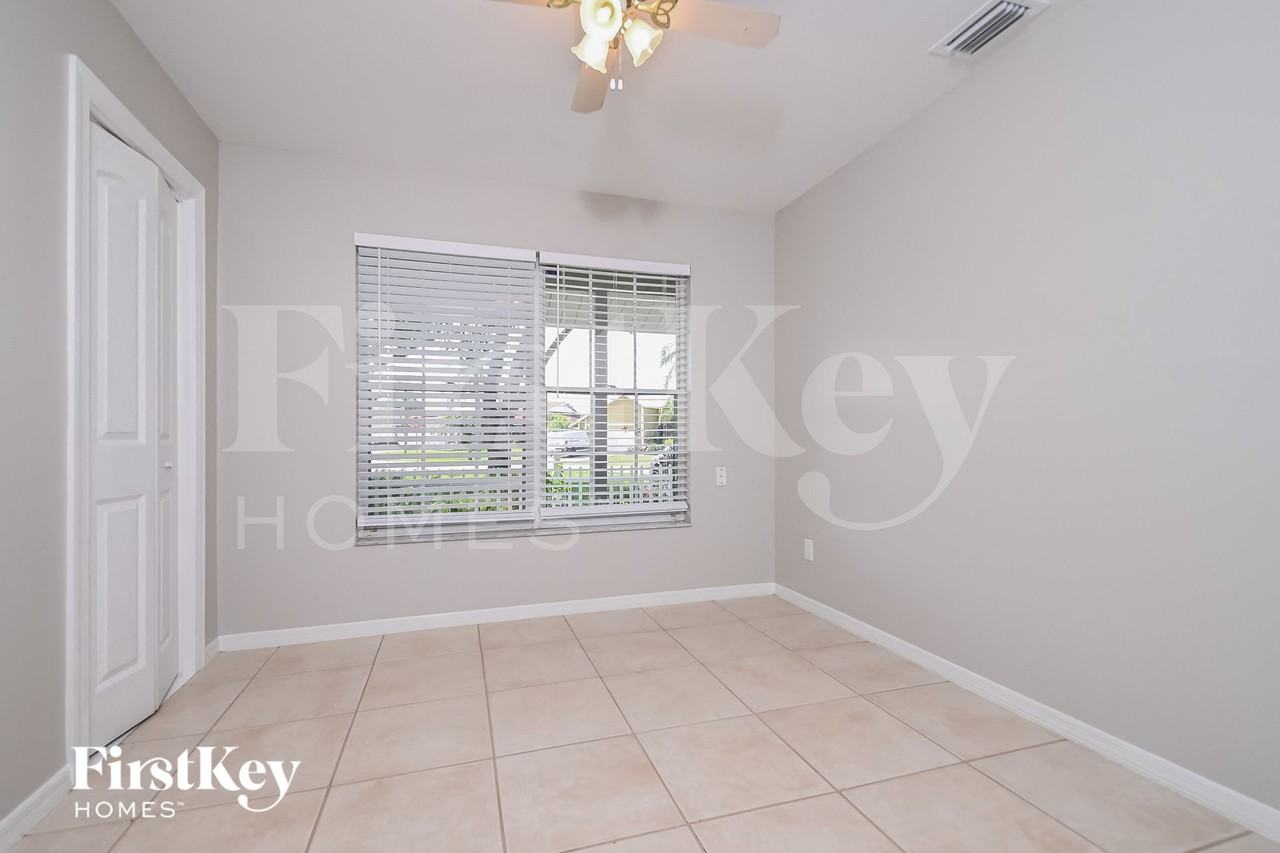 15 Se 12th Ave - Photo 4 of 15