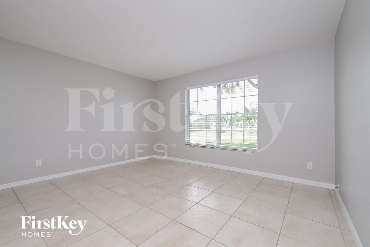 15 Se 12th Ave - Photo 6 of 15