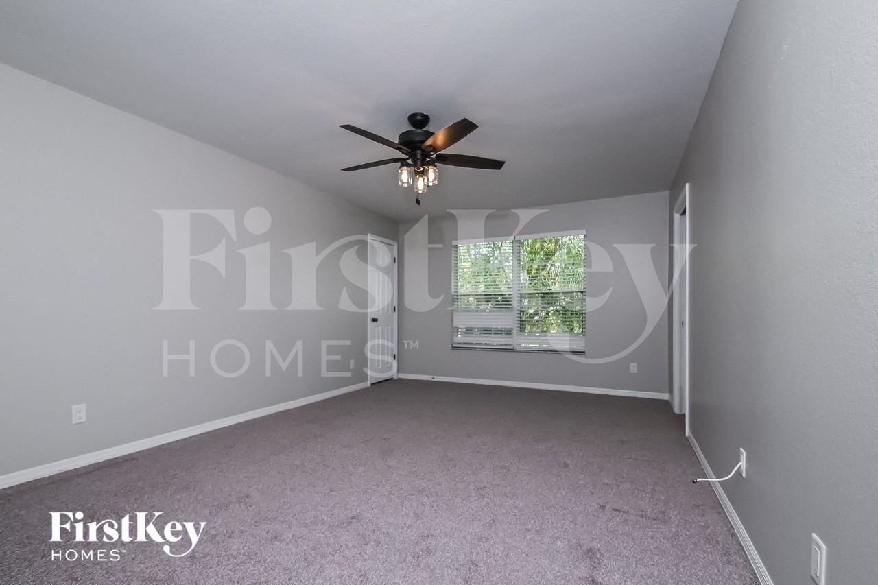 15 Se 12th Ave - Photo 7 of 15