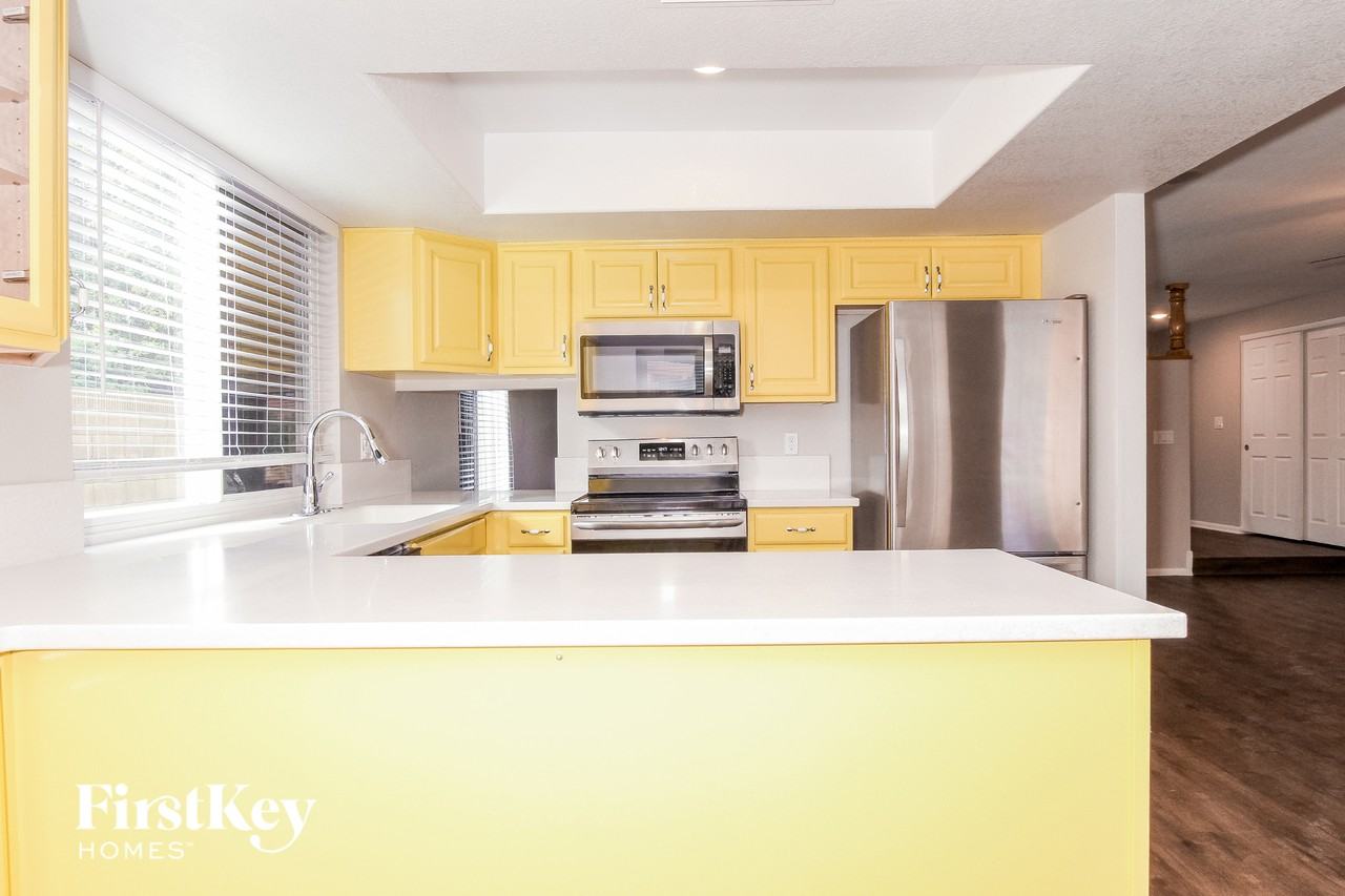 1821 E Hearn Rd - Photo 7 of 15