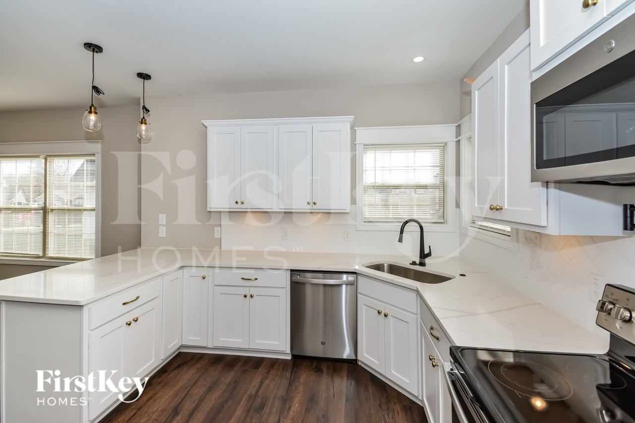 372 Lowline Dr - Photo 5 of 15