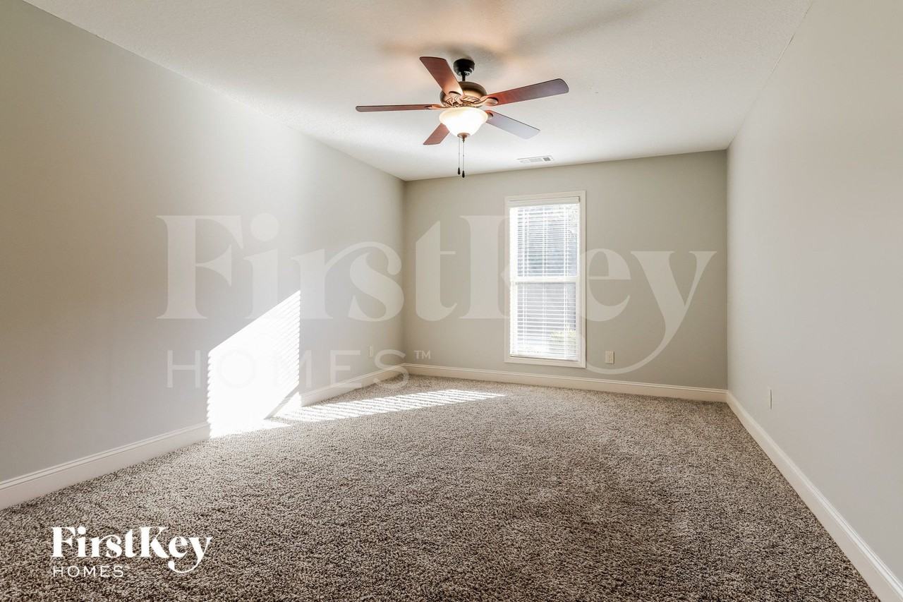 1028 Lake Vista Dr - Photo 7 of 15