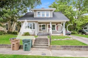 featured image of 1218 E Washington St