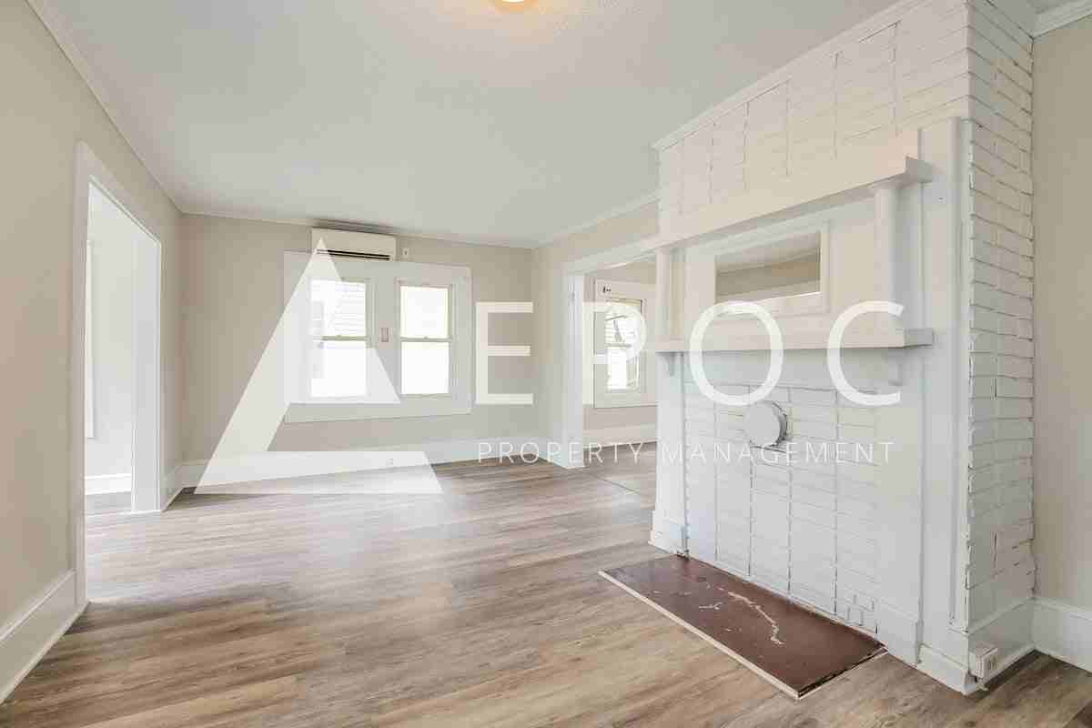 1218 E Washington St - Photo 5 of 16