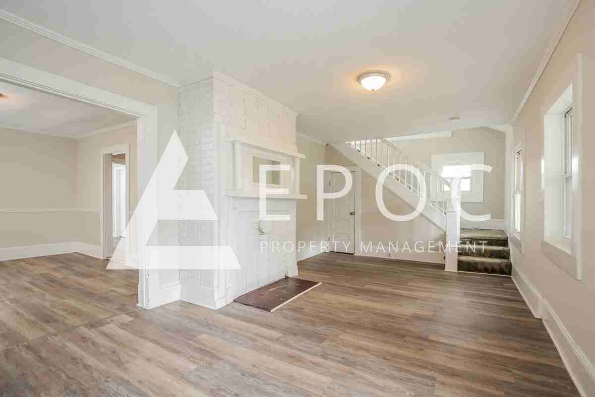 1218 E Washington St - Photo 6 of 16