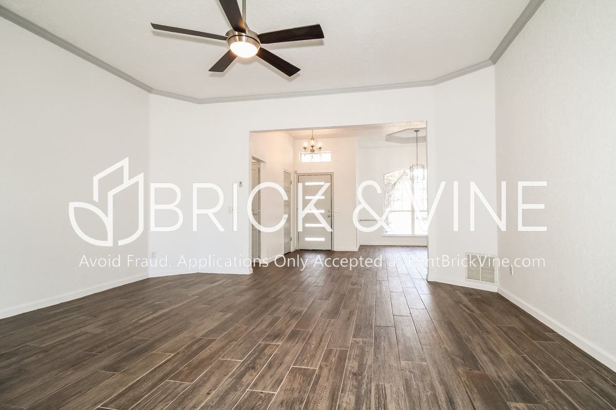 2841 S Indian Meridian - Photo 3 of 16