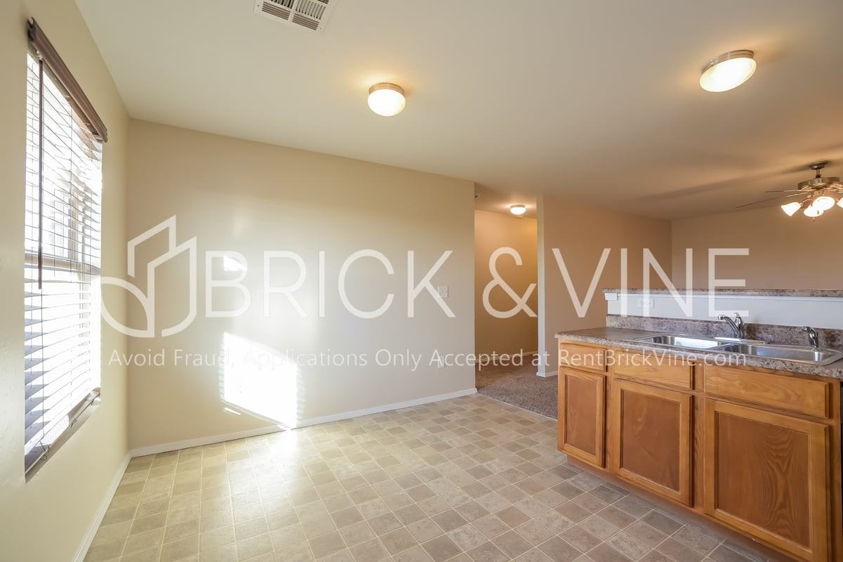 7809 Frye Ln - Photo 7 of 16