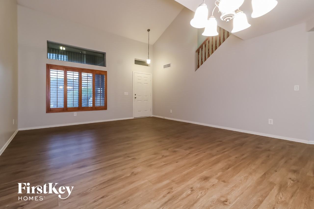 3349 S 98th Ln - Photo 5 of 15