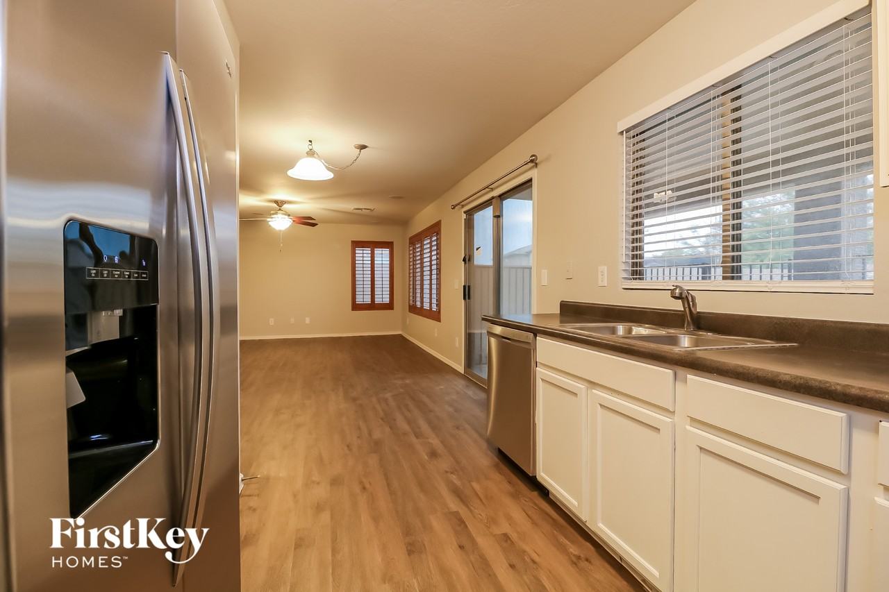 3349 S 98th Ln - Photo 7 of 15