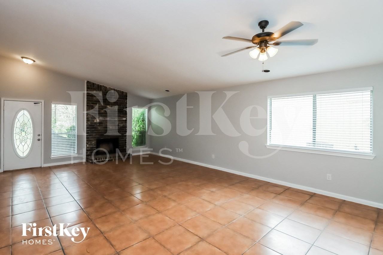 2231 Anthony Hay Ln - Photo 3 of 15