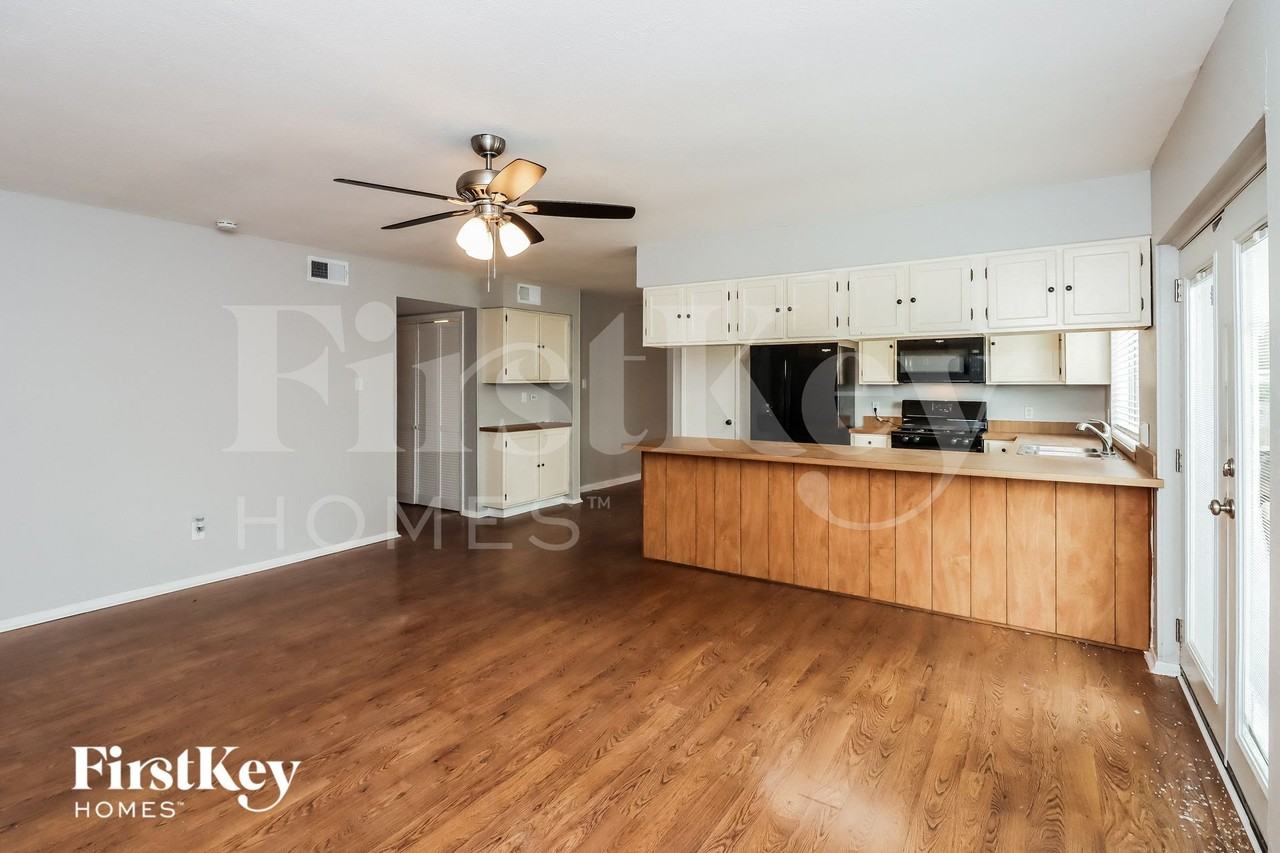 2231 Anthony Hay Ln - Photo 5 of 15