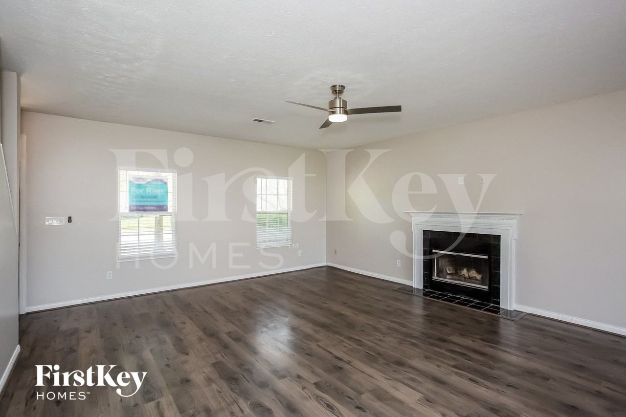 12344 Guy Way - Photo 4 of 15