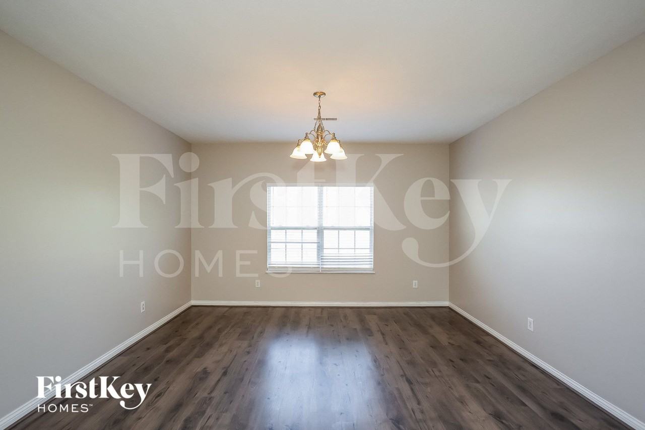 12344 Guy Way - Photo 5 of 15