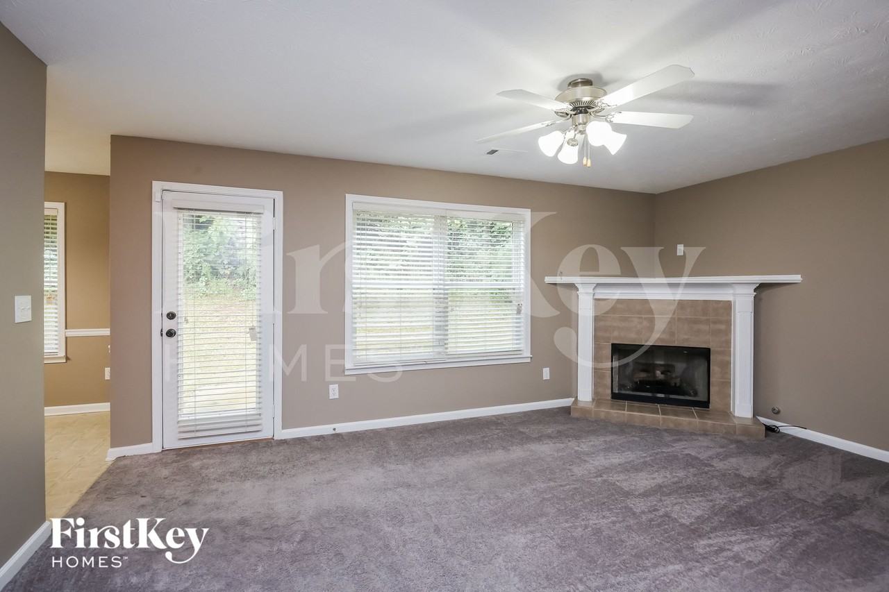 39 Lighthouse Dr - Photo 3 of 15