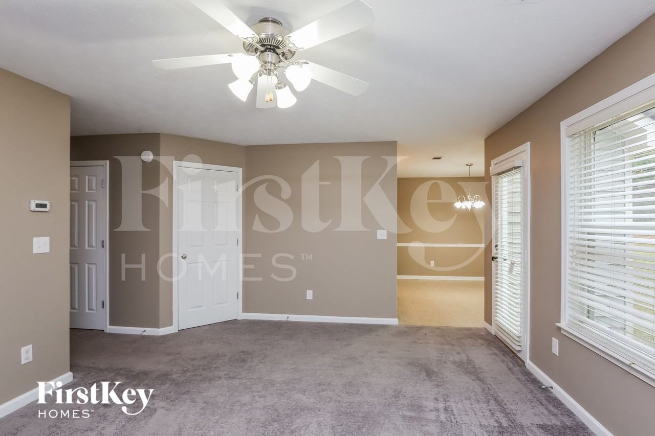 39 Lighthouse Dr - Photo 6 of 15