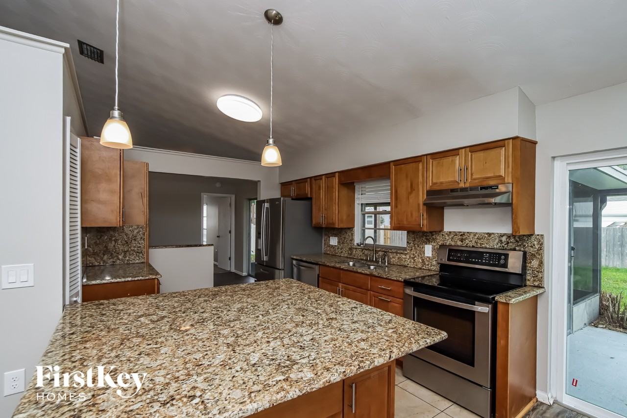 551 Firestone St Ne - Photo 6 of 15