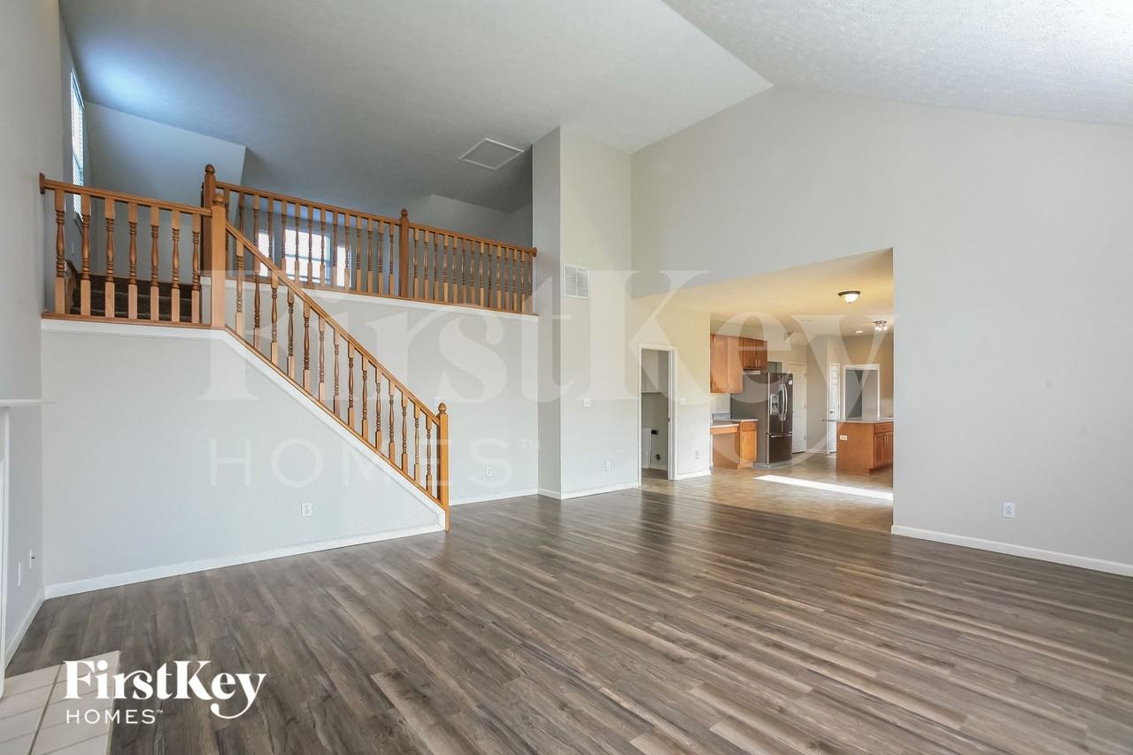 6367 Waterstone Dr - Photo 2 of 15