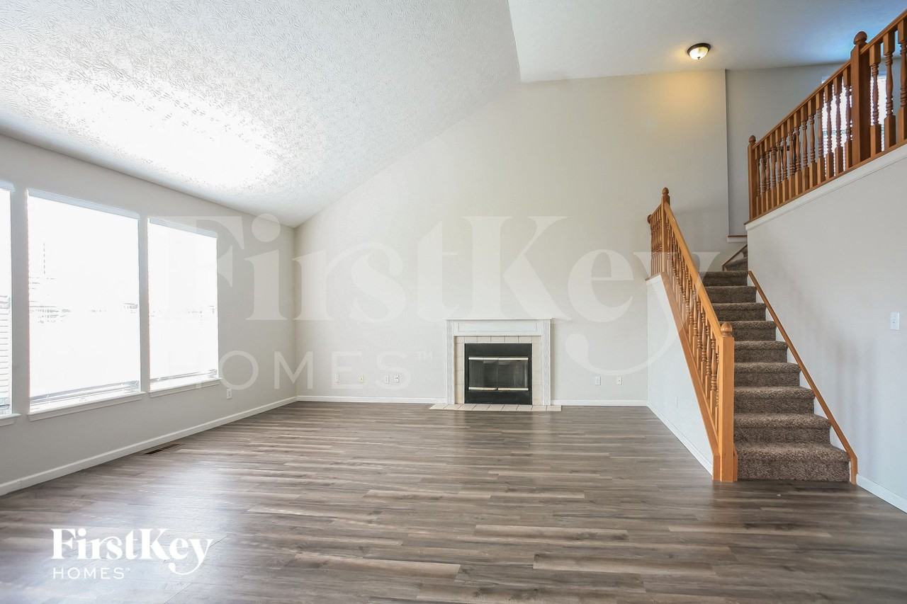 6367 Waterstone Dr - Photo 3 of 15