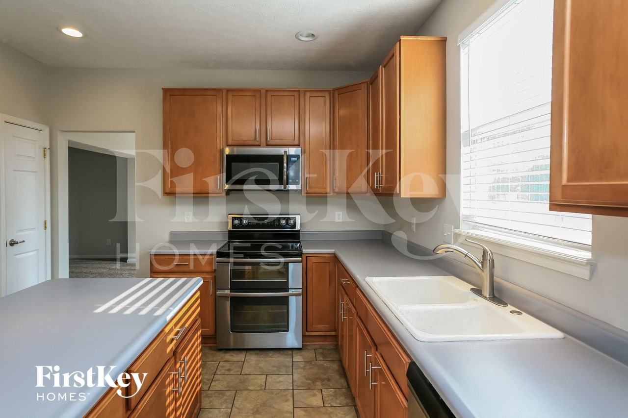 6367 Waterstone Dr - Photo 5 of 15