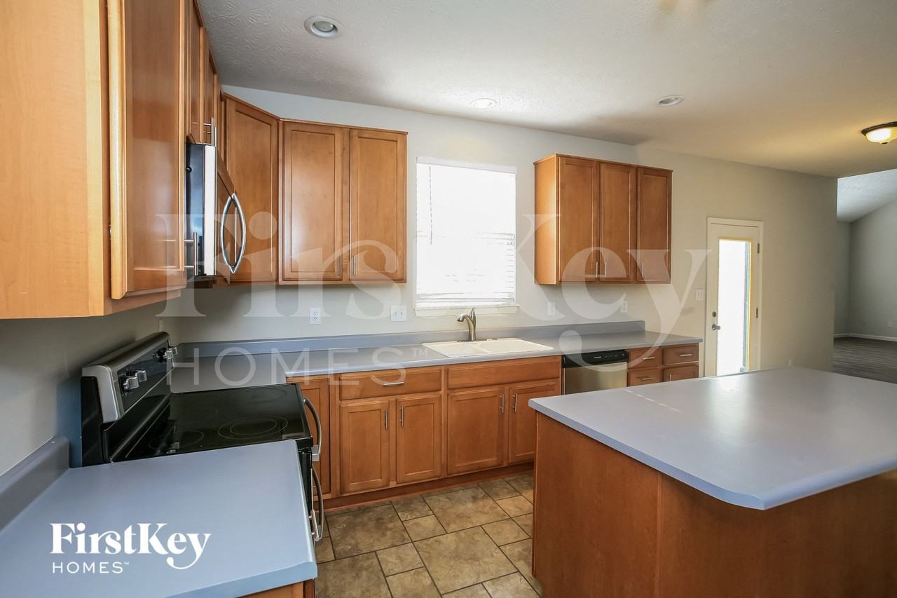 6367 Waterstone Dr - Photo 6 of 15