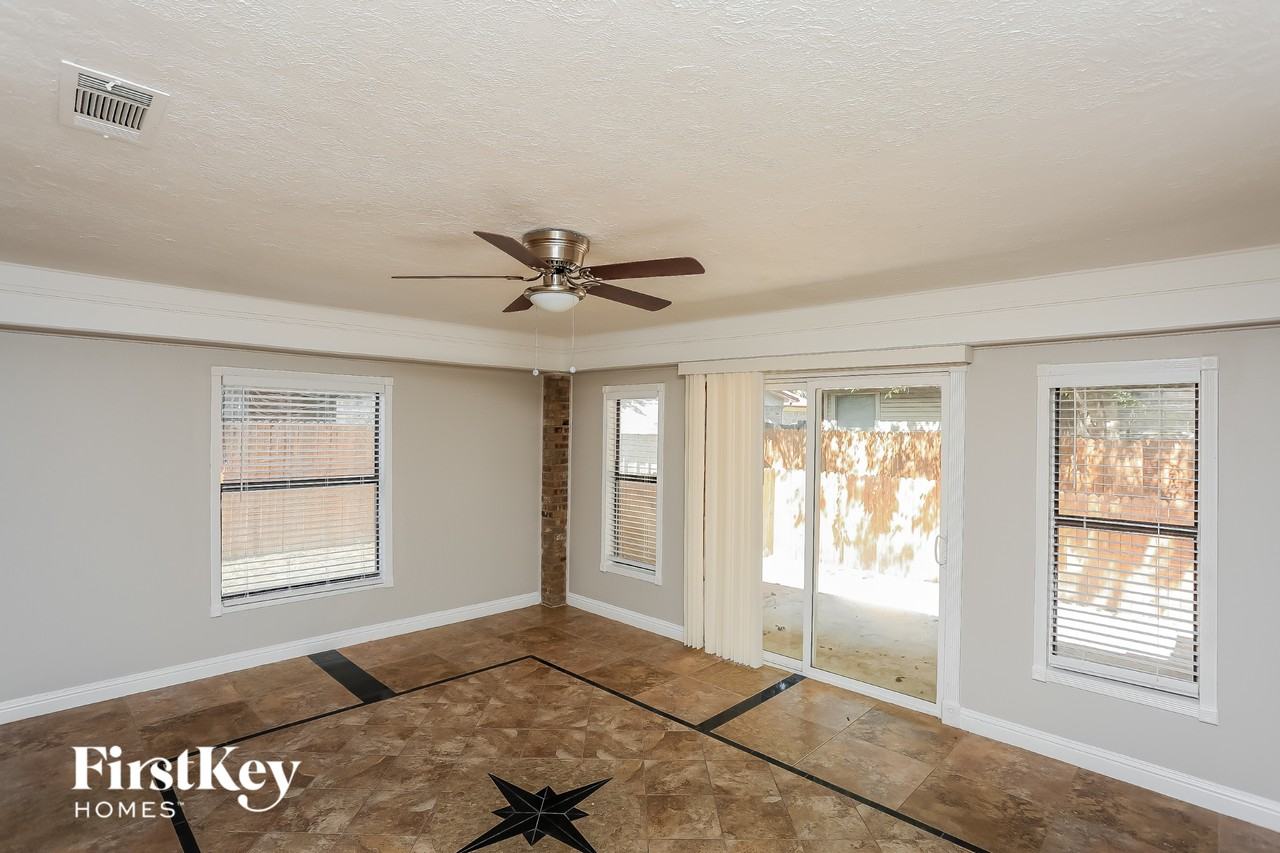 11908 Metmora Ct - Photo 6 of 15