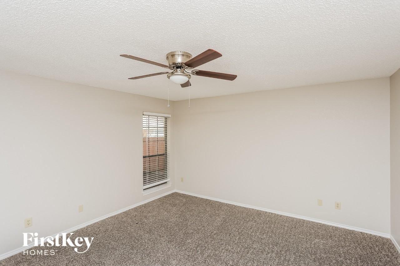 11908 Metmora Ct - Photo 7 of 15