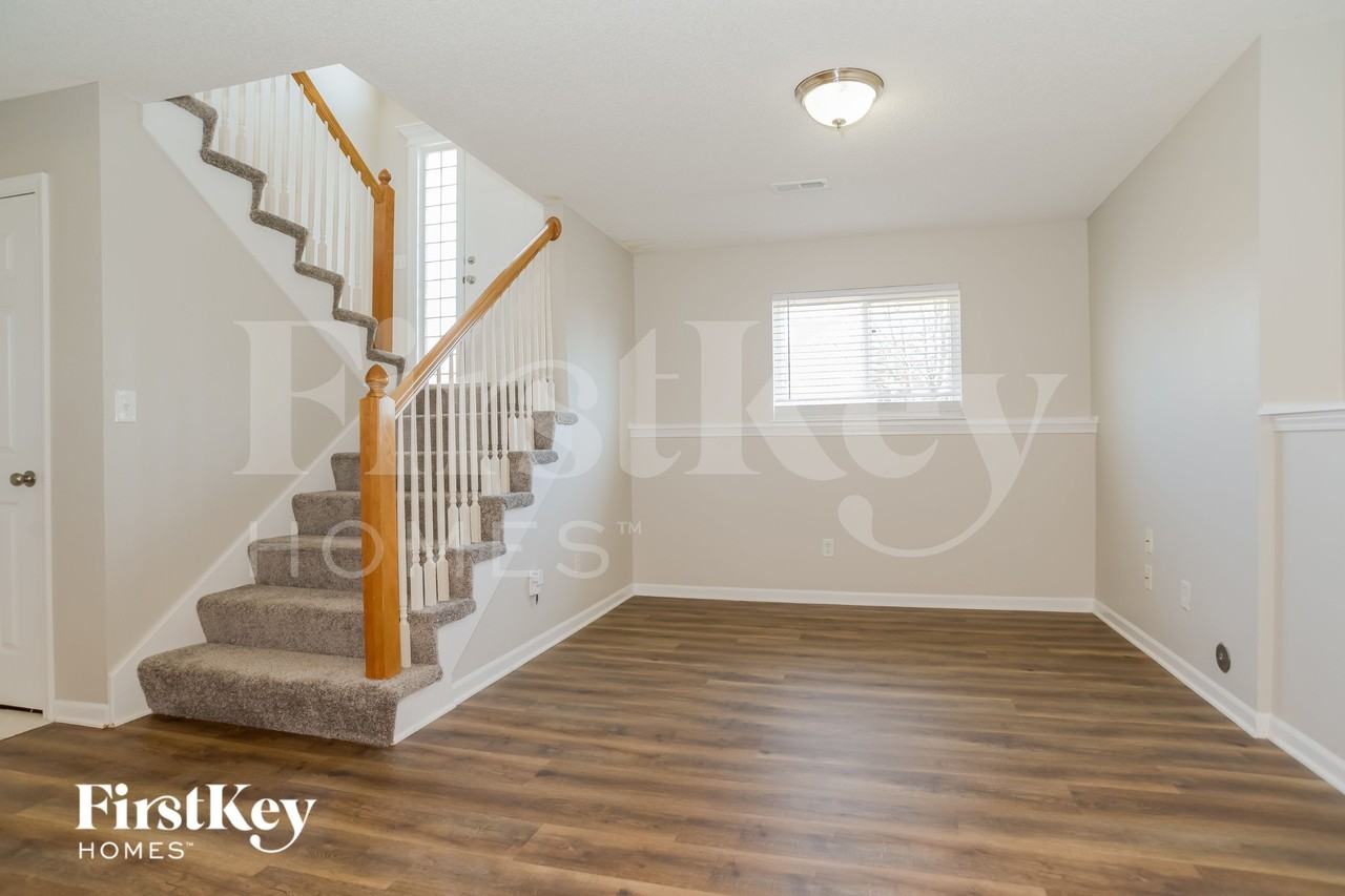 728 Corrington Dr - Photo 7 of 15