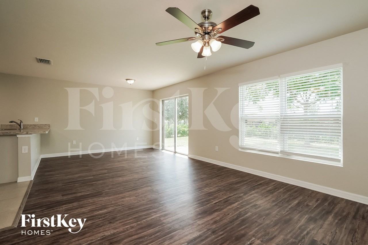 1828 Nw 13th Ter - Photo 2 of 15