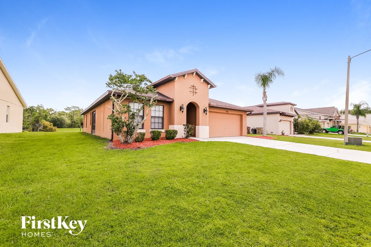 2708 Eagle Cliff Dr - Photo 2 of 15