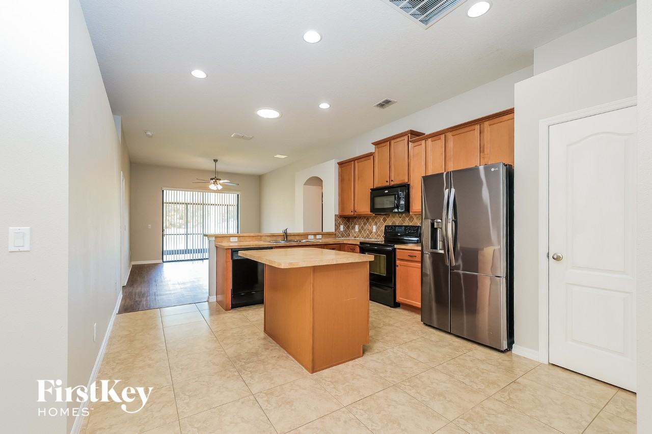 2708 Eagle Cliff Dr - Photo 5 of 15