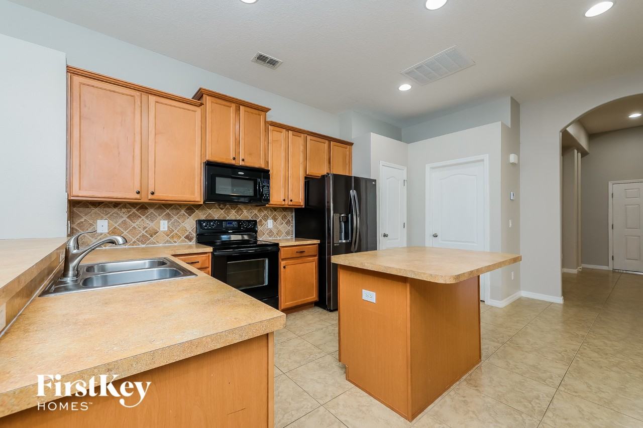 2708 Eagle Cliff Dr - Photo 6 of 15