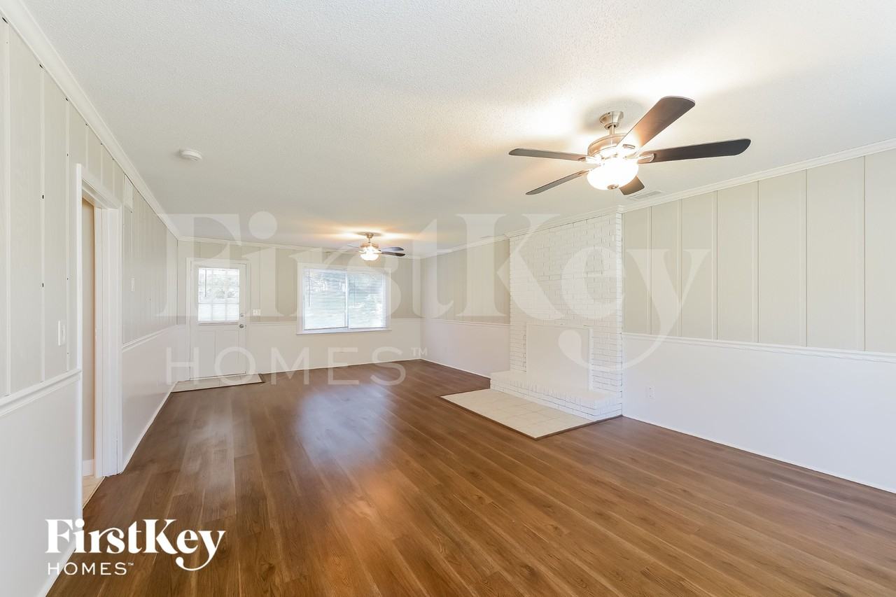 1045 High Ridge Rd - Photo 3 of 15