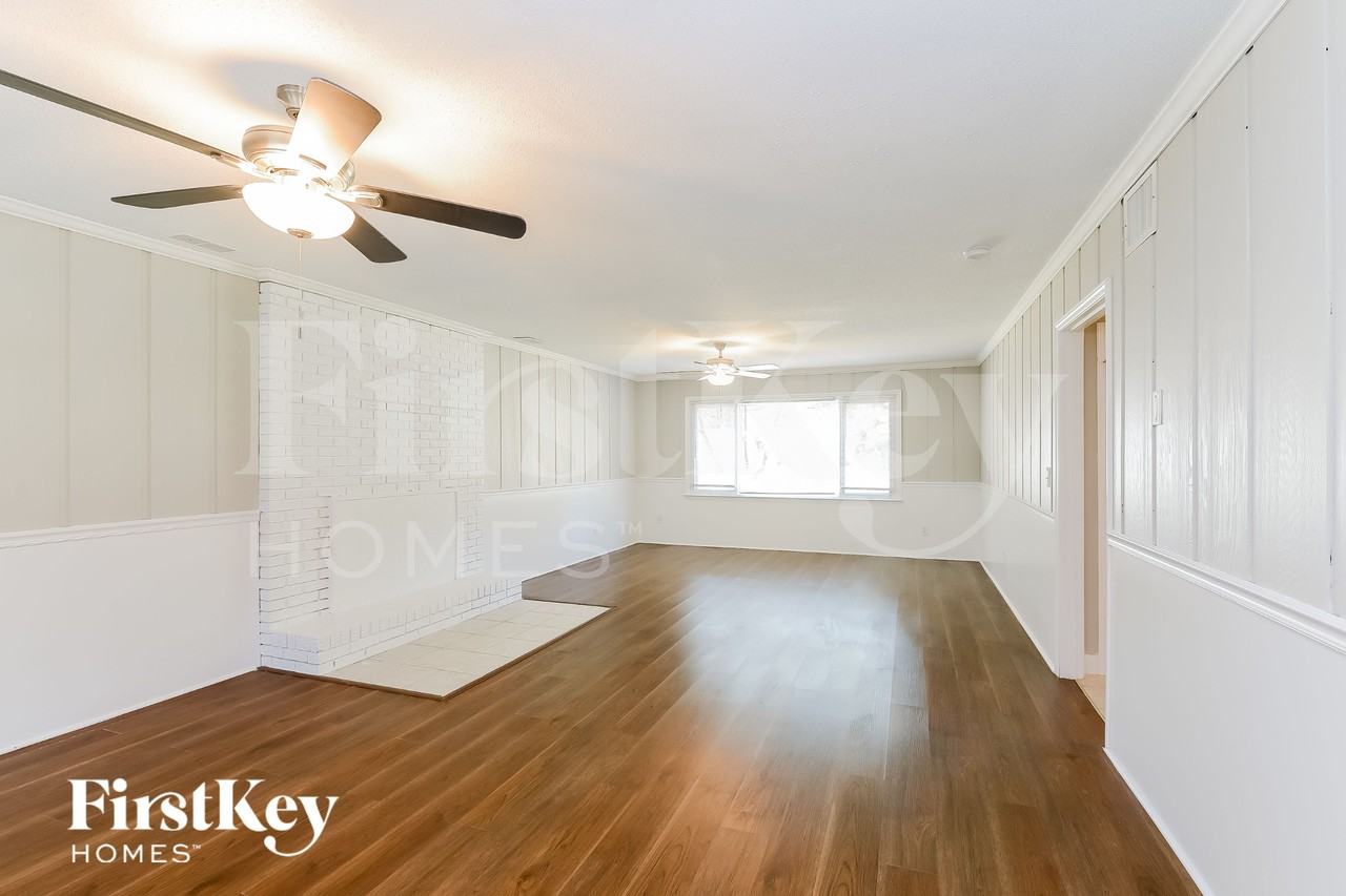 1045 High Ridge Rd - Photo 4 of 15