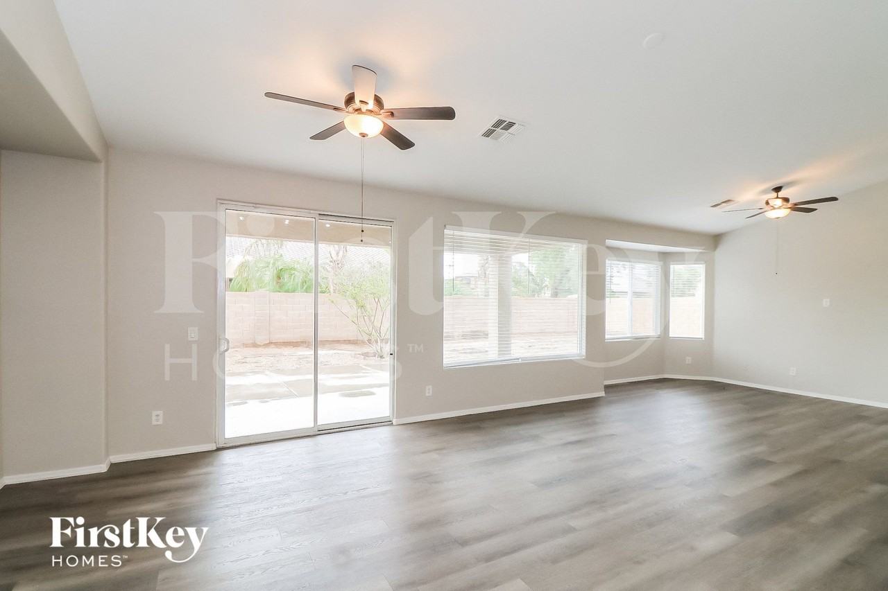 7552 W State Ave - Photo 7 of 15