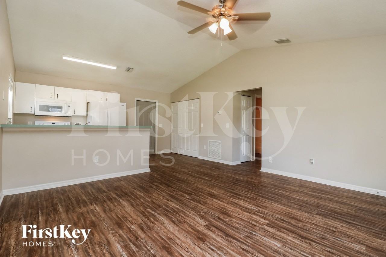 2711 80th Ave E - Photo 3 of 15