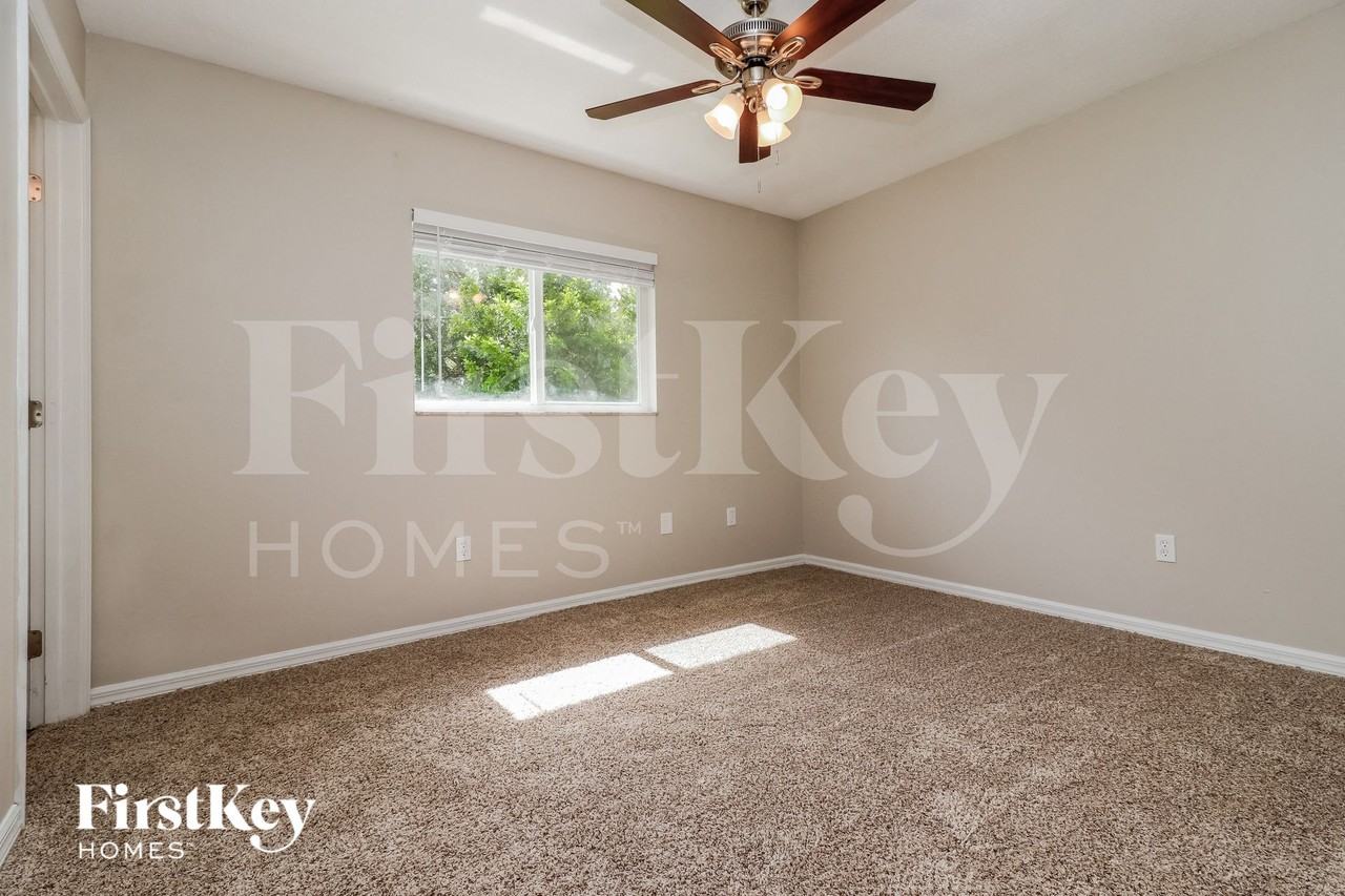 2711 80th Ave E - Photo 6 of 15