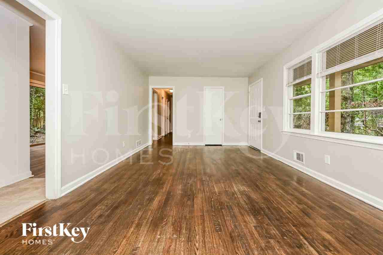 6763 Brookwood Cir - Photo 2 of 16