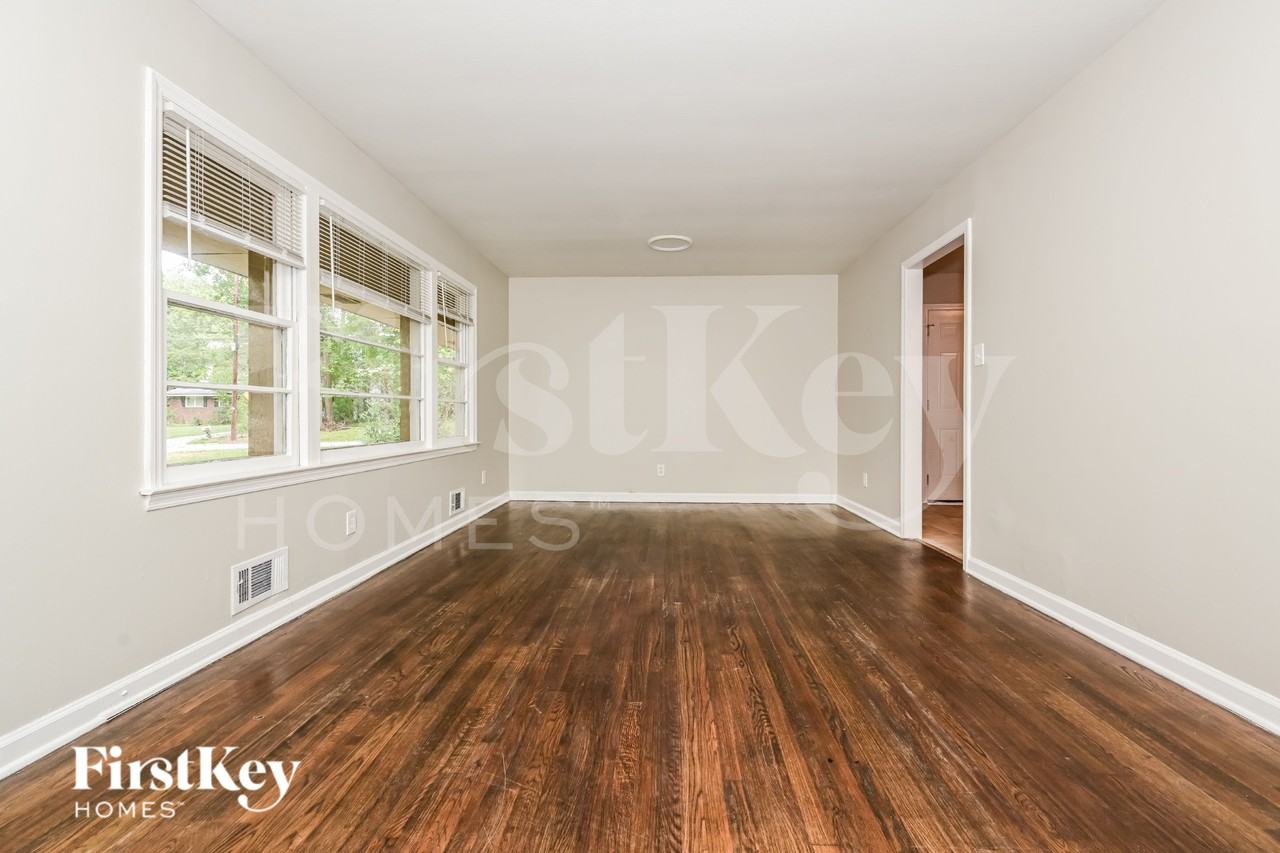 6763 Brookwood Cir - Photo 3 of 16