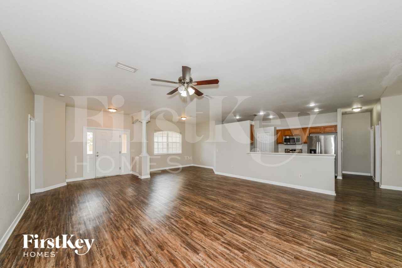 2673 Vizza Ln - Photo 3 of 16