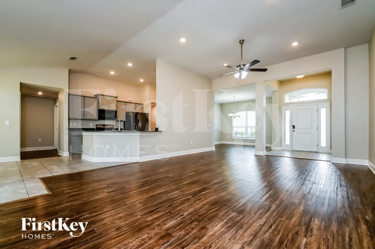 243 Brookshire Dr - Photo 4 of 15