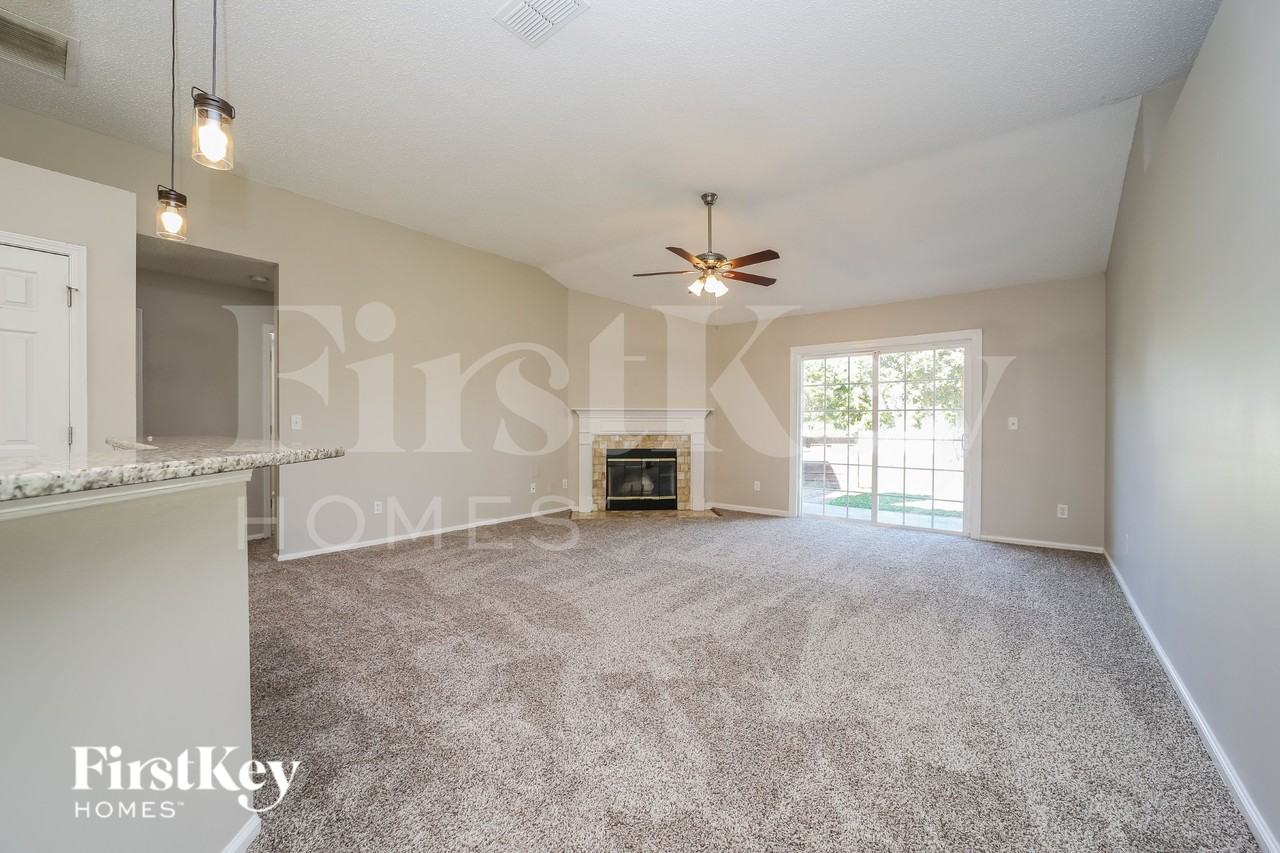 4052 Edgeland Trl - Photo 3 of 16